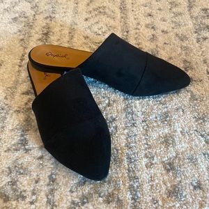 Qupid Black Velvet Mules. New without tag. US 6.5